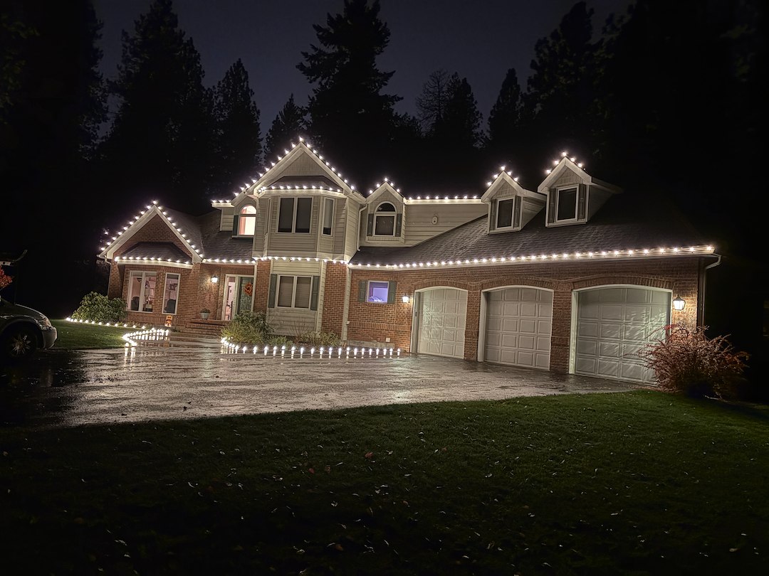 👑 Illustrious Christmas Lights in Colbert, WA! 🌟