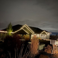 -Impeccable-Roofline-Christmas-Light-Installation- 1