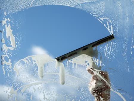 Window washing in Suncrest WA